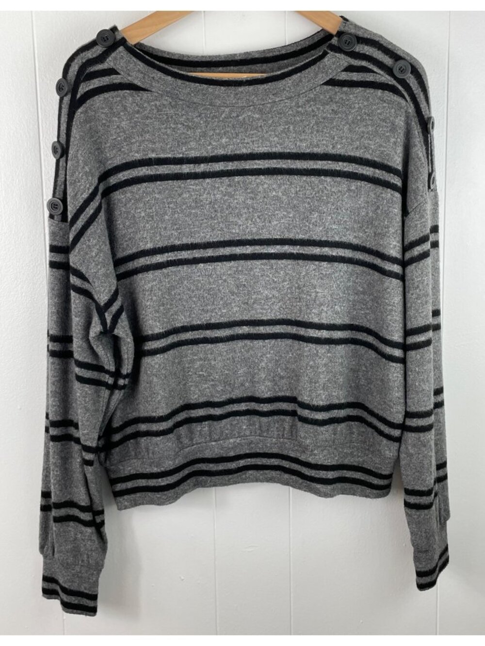 June & Hudson Womens Size 1 Gray & Black Striped Long Sleeve Knit Shirt